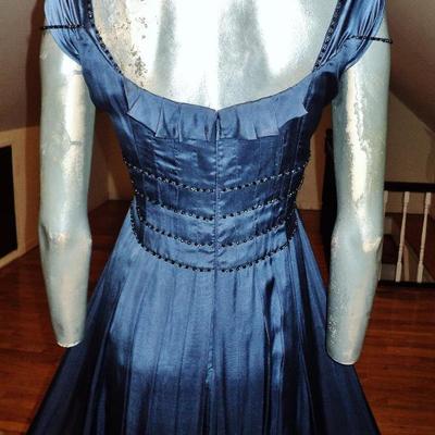  Carmen Marc Valvo collection silk grecian periwinkle beaded gown w/chain links