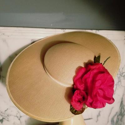 Vtg 1930's wide brim Platter tilt derby spectator straw hat millinery flowers 