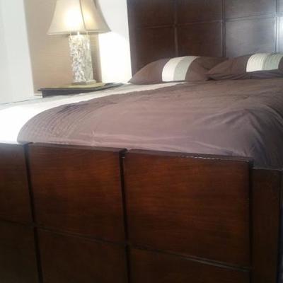 Queen panel bed with 1 matching nightstand