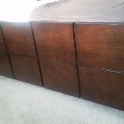 Queen panel bed with 1 matching nightstand
