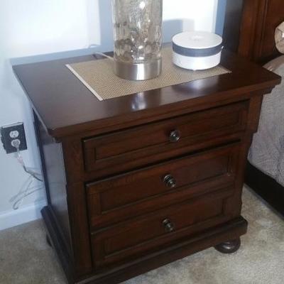 Queen Sleigh Bed with 2 Underneath Storage Drawers and 2 Matching Nightstands 