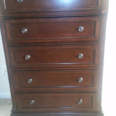 7-Drawer Dresser with Mirror and Matching 5-Drawer Chest