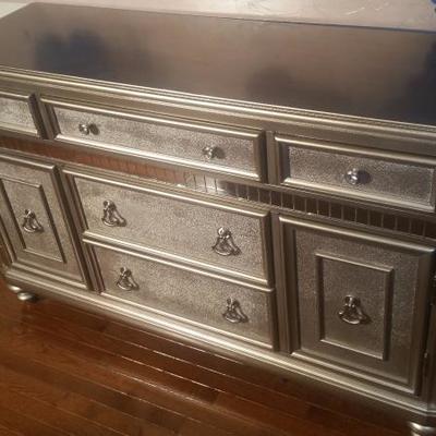 Dining room set with 6 chairs and matching buffet chest 