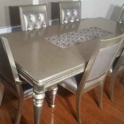 Dining room set with 6 chairs and matching buffet chest 