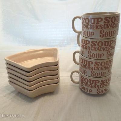 4 Soup Mugs and Ceramic Serving Trays