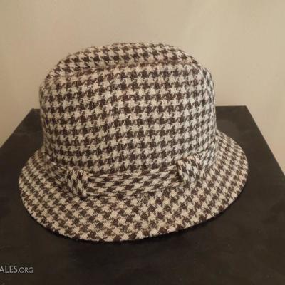 Lot of 7 Mens Hats and Box