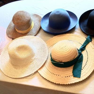 Lot of 7 Ladies Straw Hats Size Medium
