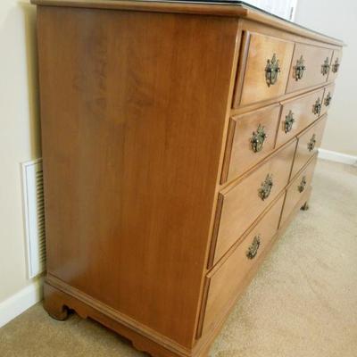 Thomasville Maple 10 Drawer Dresser with Mirror