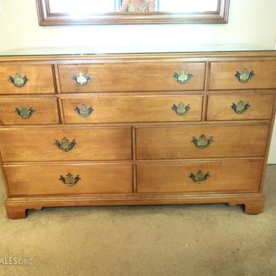Thomasville Maple 10 Drawer Dresser with Mirror