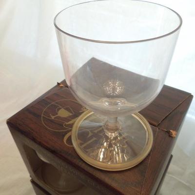 8 Vintage Yacht Wine Glasses in Box
