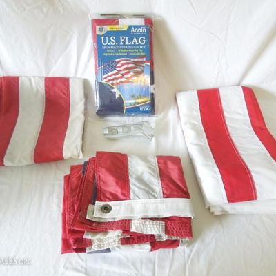 4 American Flags and Bracket