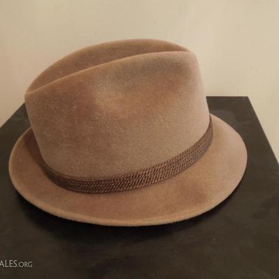 Lot of 7 Mens Hats and Box