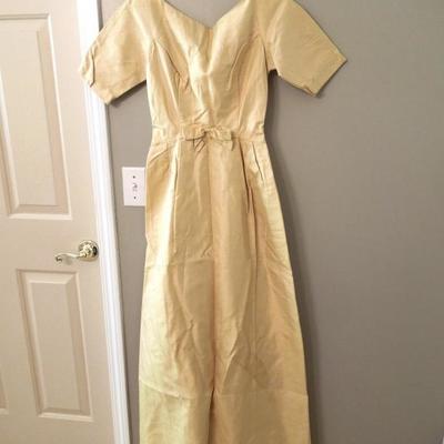Lovely Tailored Vintage Raw Silk Dupioni Formal Dress 