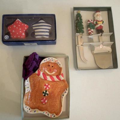 Lot of 4 Holiday Serving Items