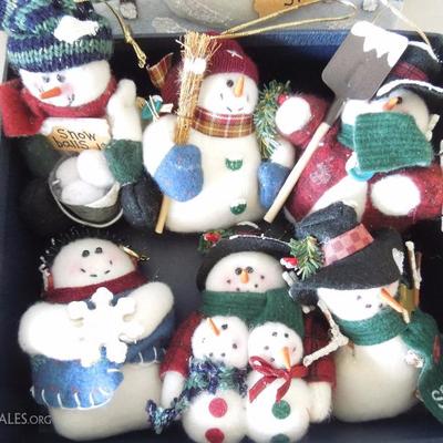 Decorated Box with 6 Fabric Snowmen Ornaments