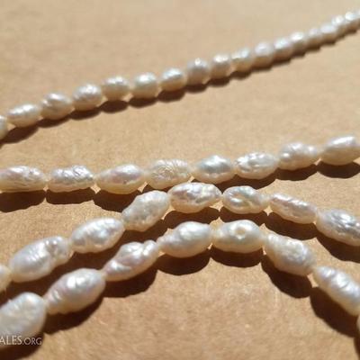 Single Strand Freshwater Pearl Necklace w/ Triple Strand Bracelet