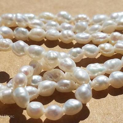 Single Strand Freshwater Pearl Necklace w/ Triple Strand Bracelet