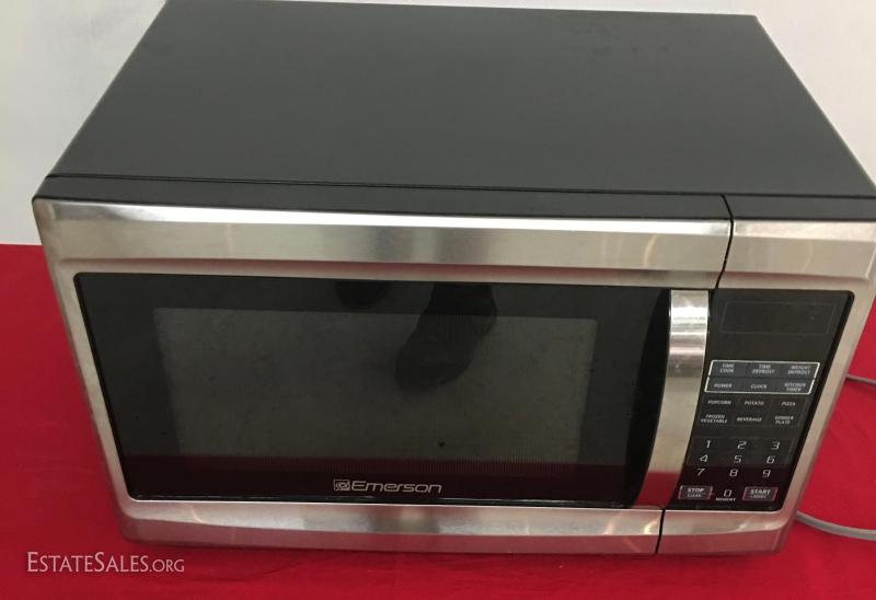 Emerson 1000 Watt Microwave Oven