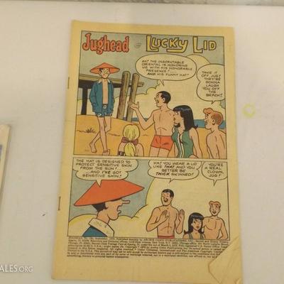 lot 102 Comic's includes Mad, Unknown Soldier, and Archie
