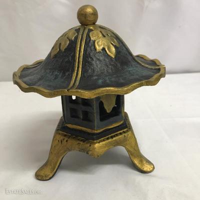 Lot 64 - Black and Gold Decor 