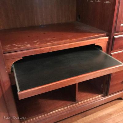 Lot 116 - Desk Cabinet and Office Chair 