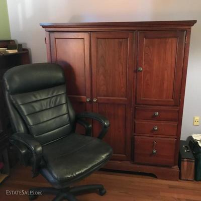 Lot 116 - Desk Cabinet and Office Chair 
