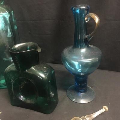 Lot 95 - Green and Blue Glass 