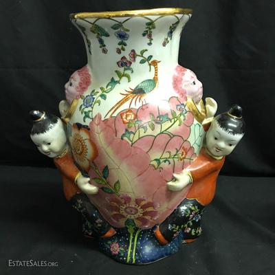 Lot 73 - Three Chinese Ceramic Pieces