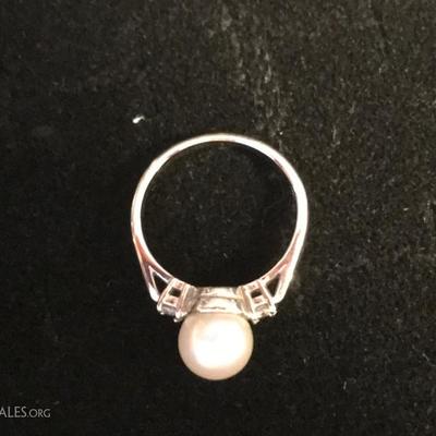 Vintage Akoya Cultured Pearl Ring