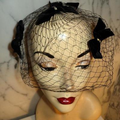 Vtg I.Offell 1940's Chapeau net cover velour rhinestone bows