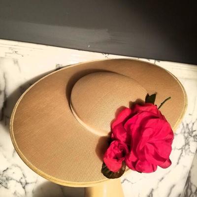 Vtg 1930's wide brim Platter tilt derby spectator straw hat millinery flowers 