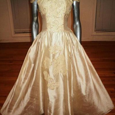 Vtg 1950's Peau de Soie guipure ball gown lace sequin pearl train