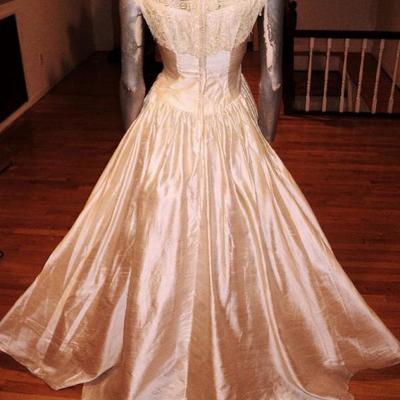 Vtg 1950's Peau de Soie guipure ball gown lace sequin pearl train