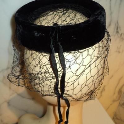 Vtg 1940's fascinator demi chapeau  bows net open crane design