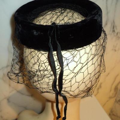 Vtg 1940's fascinator demi chapeau  bows net open crane design