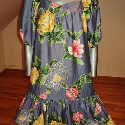 Vtg 1970's Hilo Hatties hand printed floral dress Hawaii 