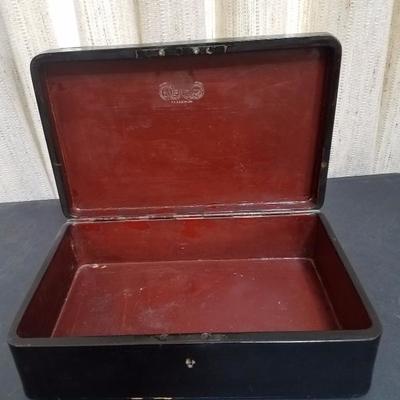 Lot-133 Painted Black Box (Single) 3 Horse & Chariot