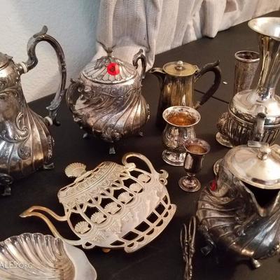 Lot-154 25 Pc Mixed Silver Plate Lot Various Pieces 