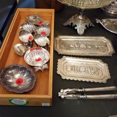 Lot-155 30 Pc Mixed Silver Plate Large Piece Lot