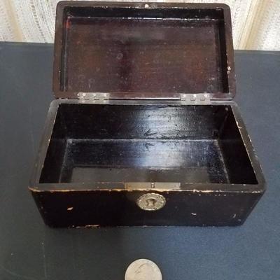 Lot-132 Set of 2 Asian Bird Print Boxes