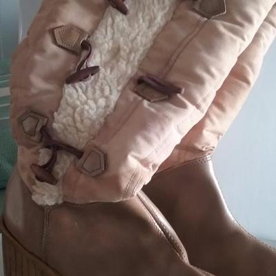 Womens boots - Size 10