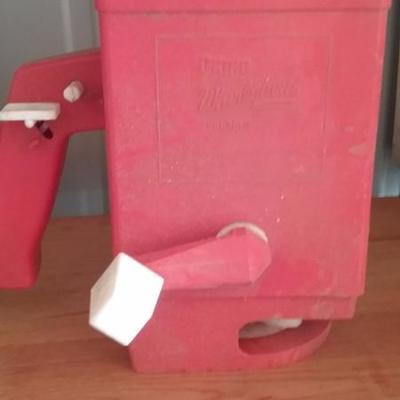 Manual Seed Spreader