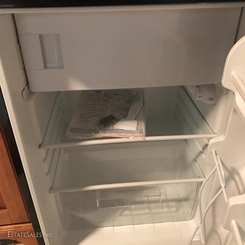 Lot 10 Frigidaire Compact Refrigerator