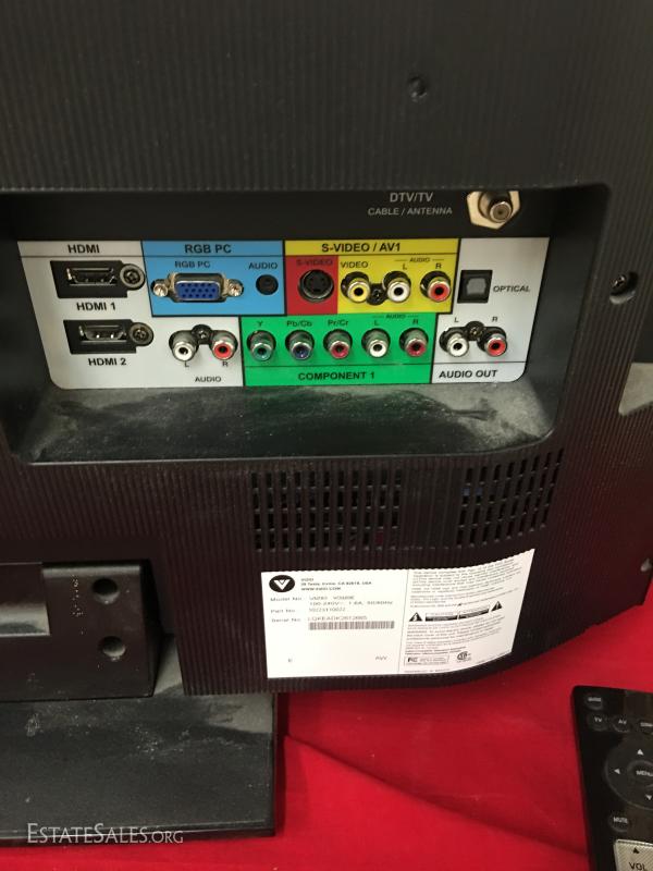 VIZIO Flat Screen TV Television Model VO320E