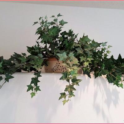 Large Floral Decorative Piece