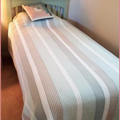 Single Twin Bed/Head Board includes Bedding