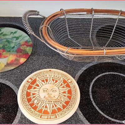Misc trivet & decorative basket