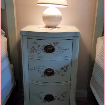 3 Drawer Night Stand includes Lamp