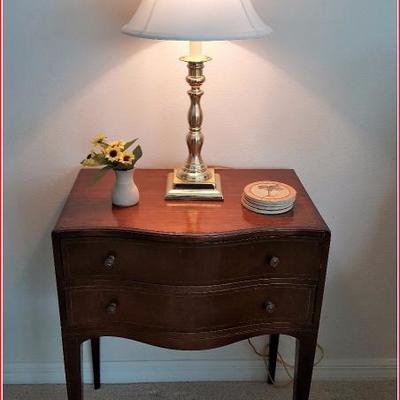 Vintage Night Stand with brass tone lamp, coasters & decorative vase