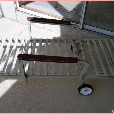Outdoor Patio Lounger